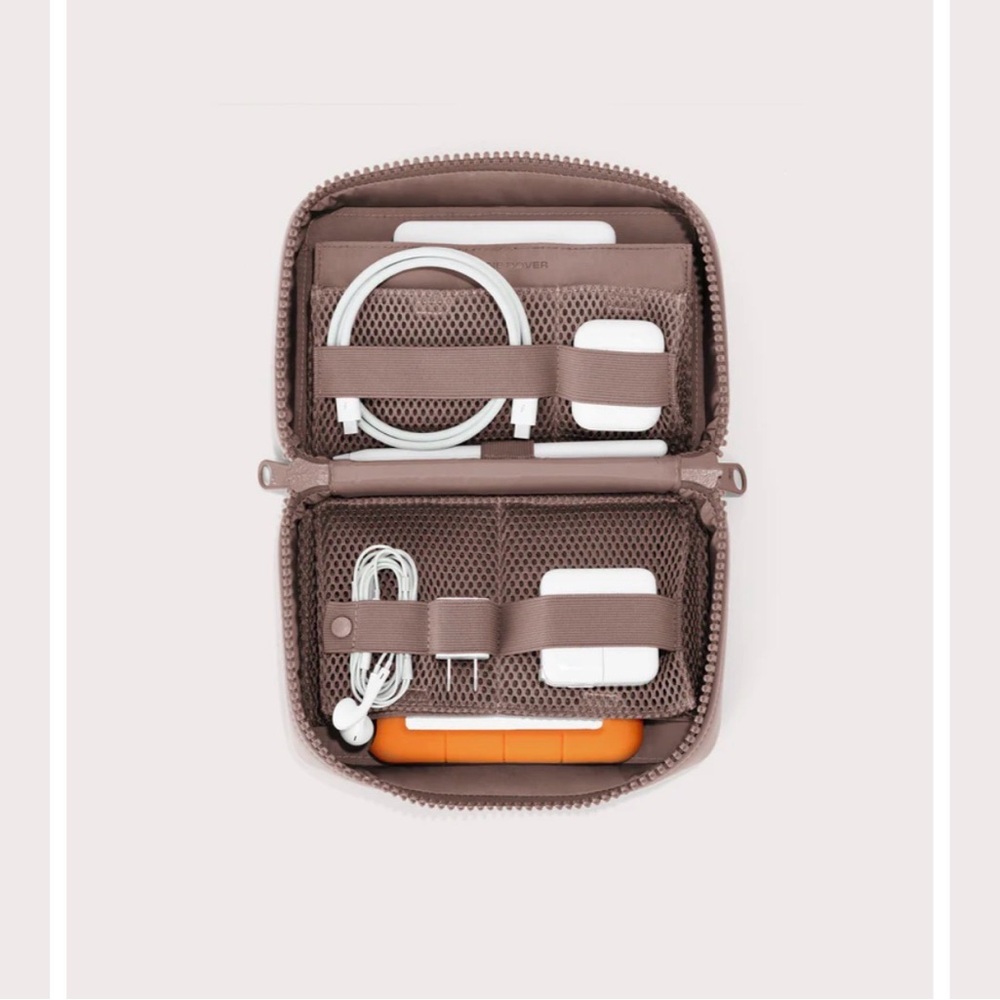 Brand New Dagne Dover Arlo Neoprene Tech Organizer Travel Case - Picture 2 of 3